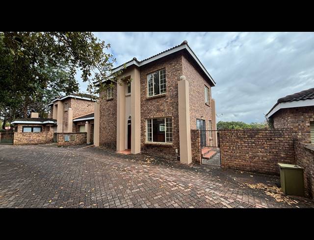 3 BEDROOM HOUSE TO LET IN WEST ACRES